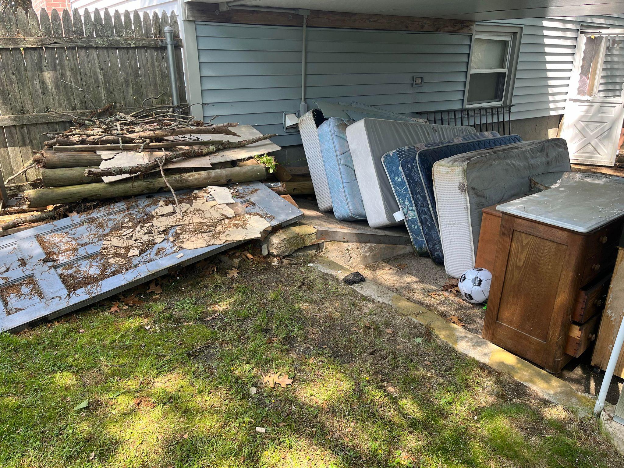 Effortless Mattress Removal and Disposal in Rhode Island